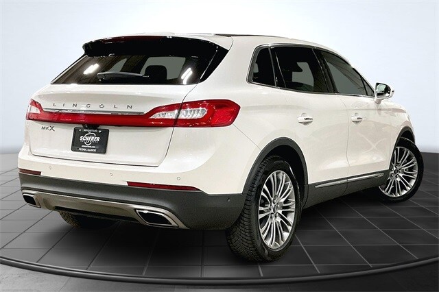 2016 Lincoln MKX Reserve photo 2