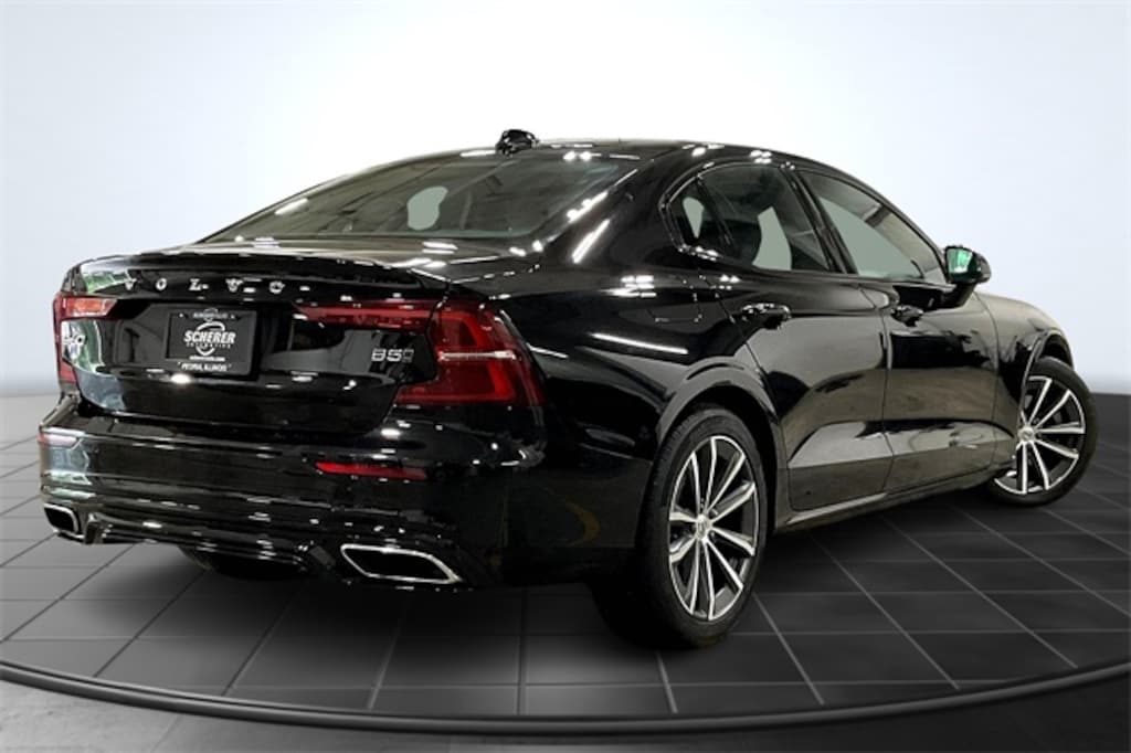 Certified 2022 Volvo S60 B5 Momentum Sedan