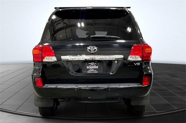 2015 Toyota Land Cruiser Base photo 4