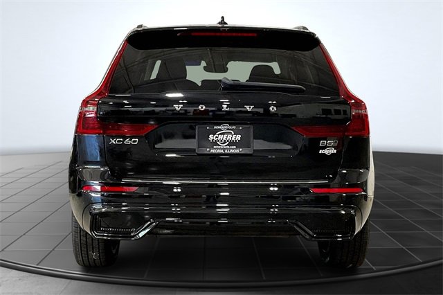 2026 Volvo XC60 B5 Plus photo 4