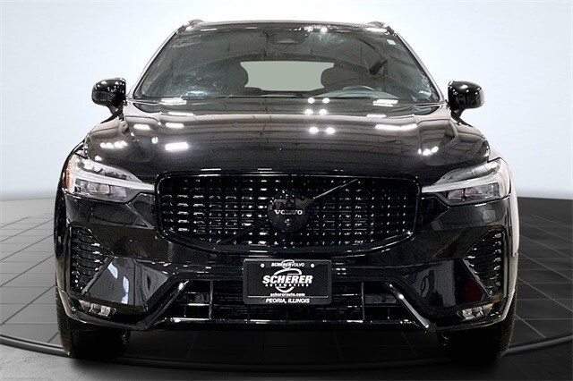 2025 Volvo XC60 B5 Black Edition photo 3