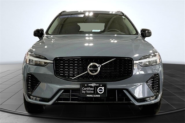 2023 Volvo XC60 B5 Plus photo 3