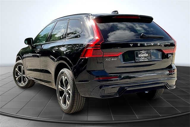 2026 Volvo XC60 B5 Core photo 3