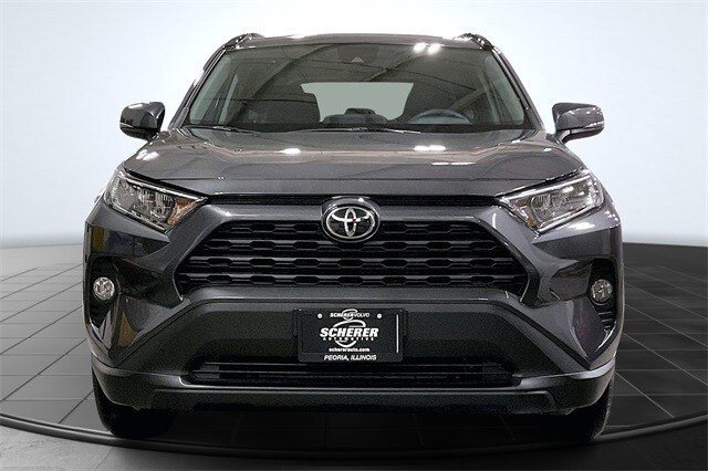 2021 Toyota RAV4 XLE photo 2