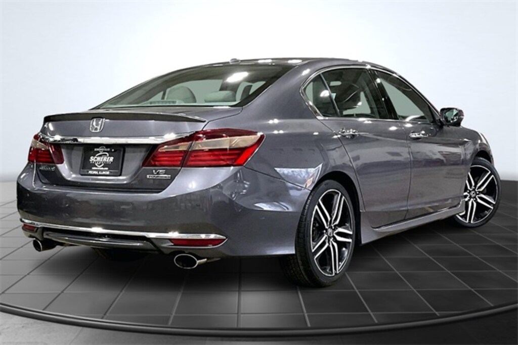 Used 2017 Honda Accord Touring Sedan
