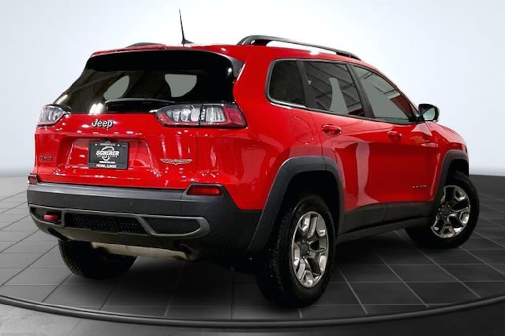 Used 2019 Jeep Cherokee Trailhawk SUV