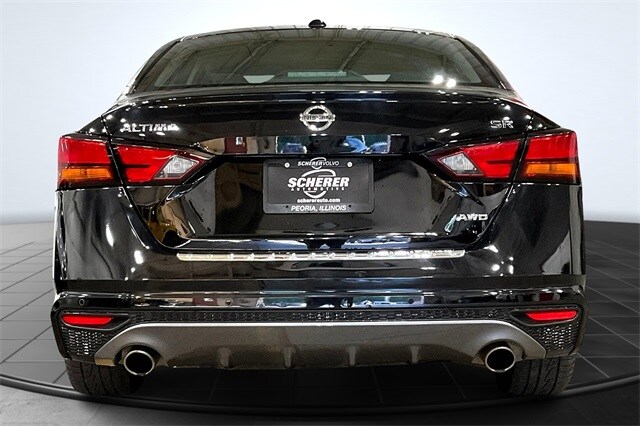 2021 Nissan Altima 2.5 SR photo 4