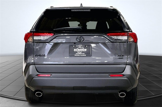 2021 Toyota RAV4 XLE photo 3