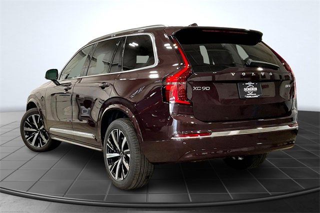 2026 Volvo XC90 B5 AWD Core photo 3