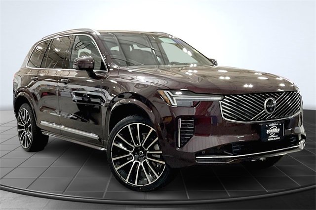 2026 Volvo XC90 AWD Plus photo 2