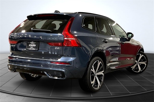 2023 Volvo XC60 B5 Ultimate photo 2