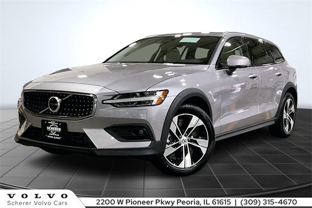 2026 Volvo V60 Cross Country Plus's photo