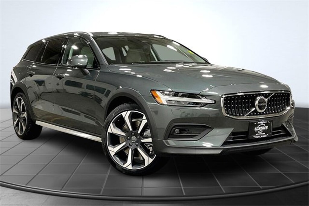 New 2026 Volvo V60 Cross Country B5 Ultra Wagon
