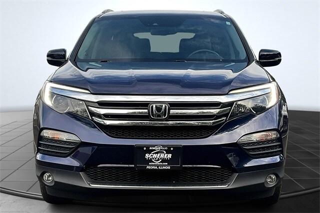 2017 Honda Pilot Elite photo 3
