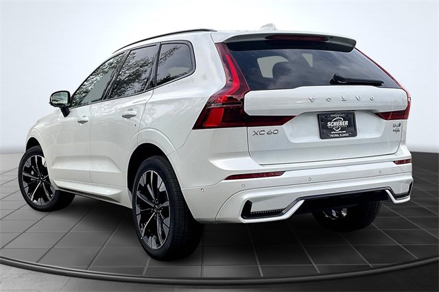 2026 Volvo XC60 B5 photo 3