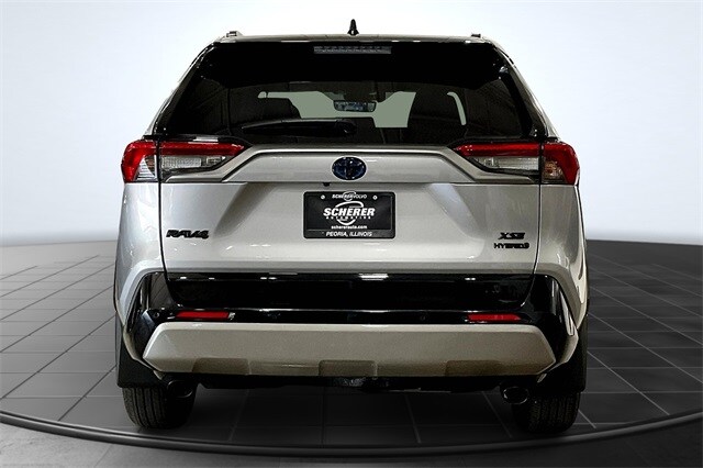 2024 Toyota RAV4 Hybrid XSE photo 4