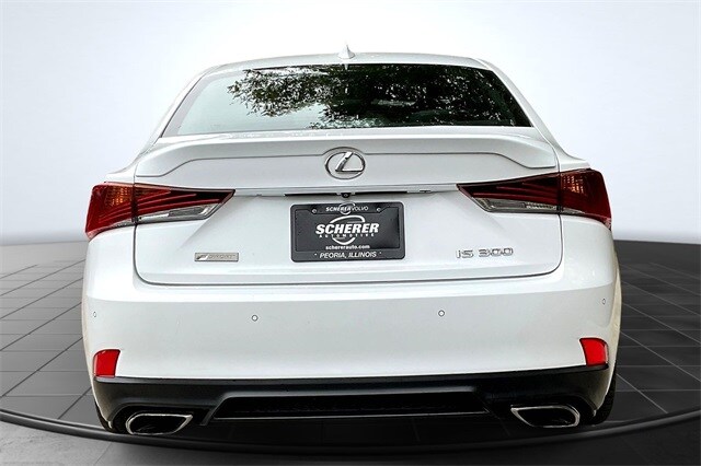 2020 Lexus IS 300 F SPORT photo 4