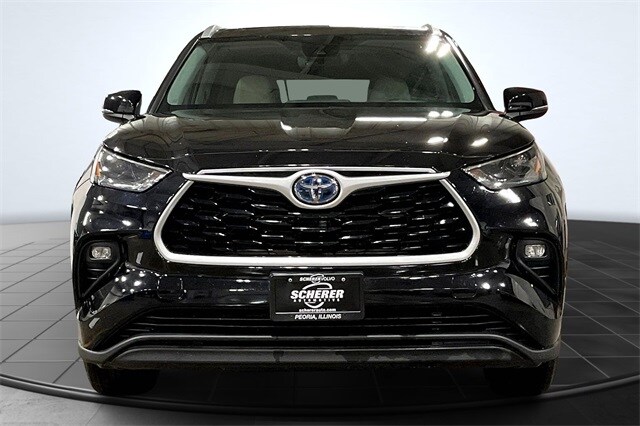 2022 Toyota Highlander Hybrid XLE photo 3