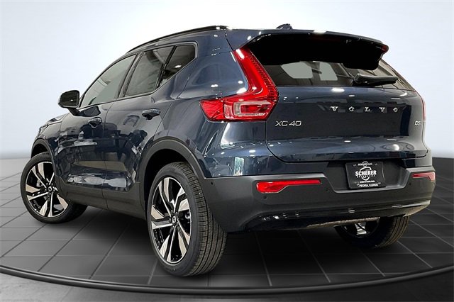 2026 Volvo XC40 photo 3