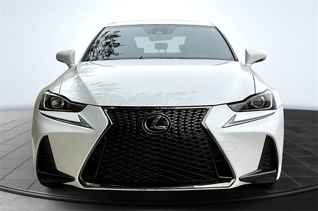 2020 Lexus IS 300 F SPORT photo 3