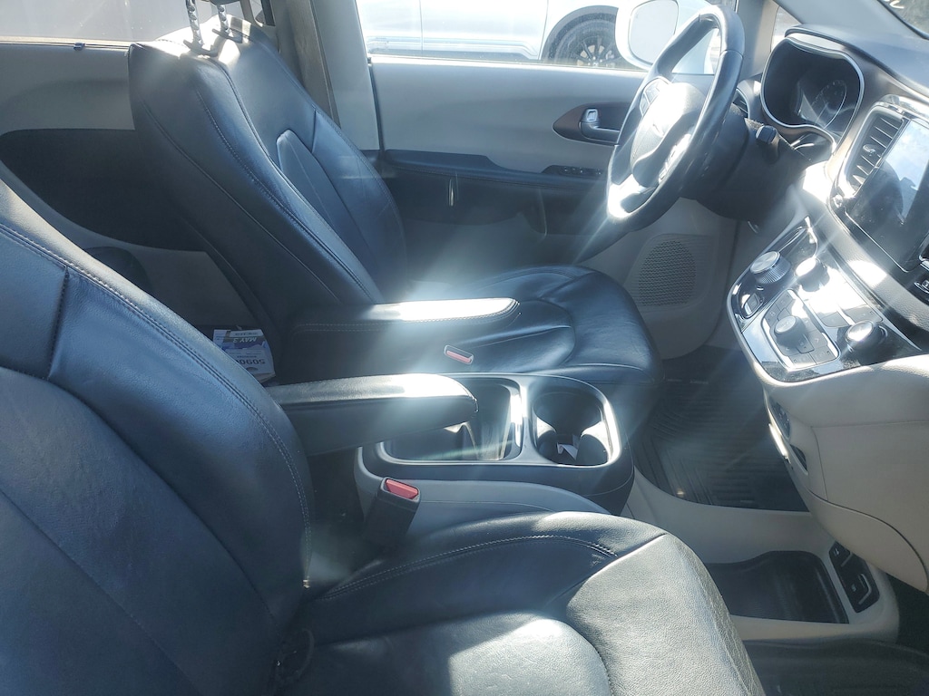 Used 2017 Chrysler Pacifica Touring-L Touring-L FWD