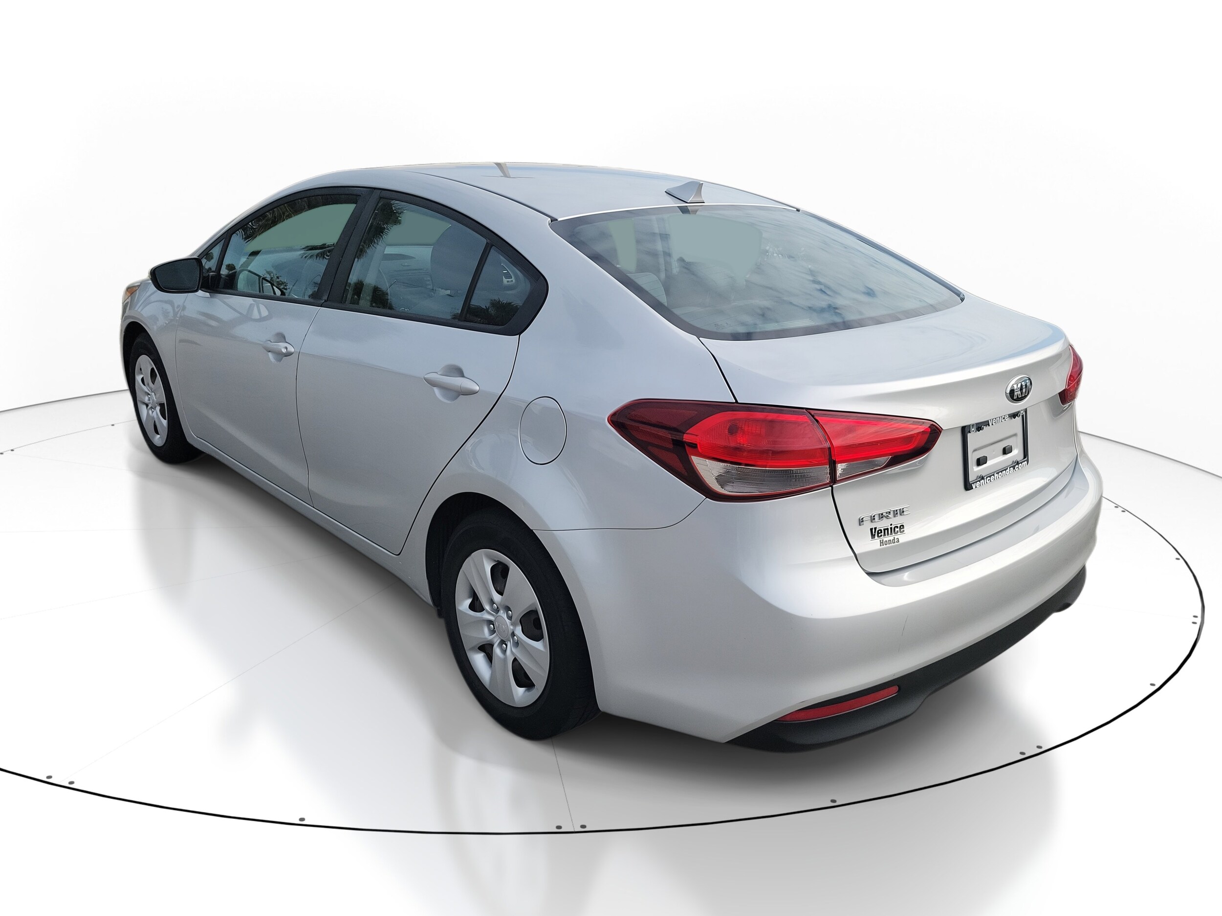 2018 Kia Forte LX Base photo 3