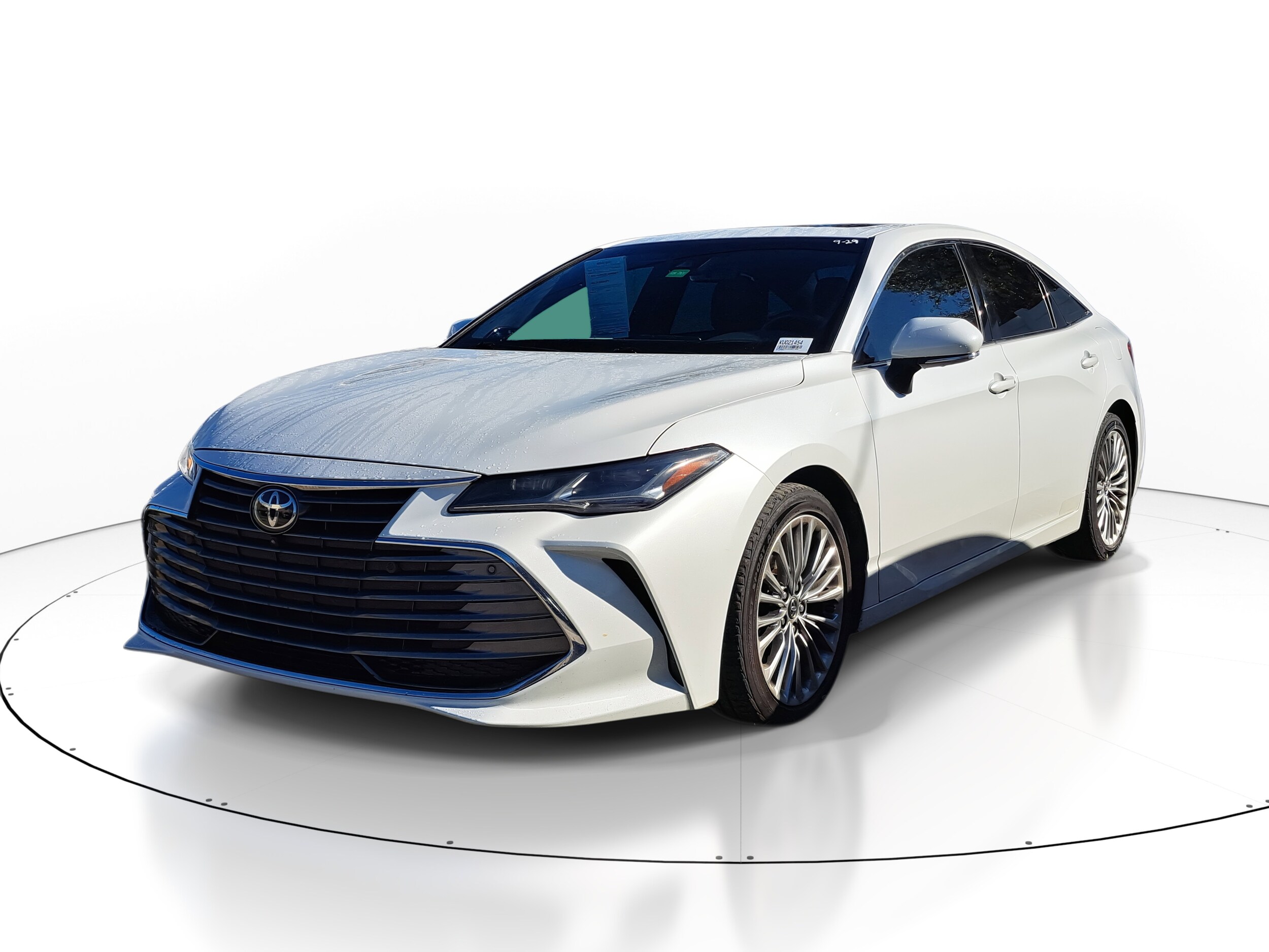 2019 Toyota Avalon Limited photo 3