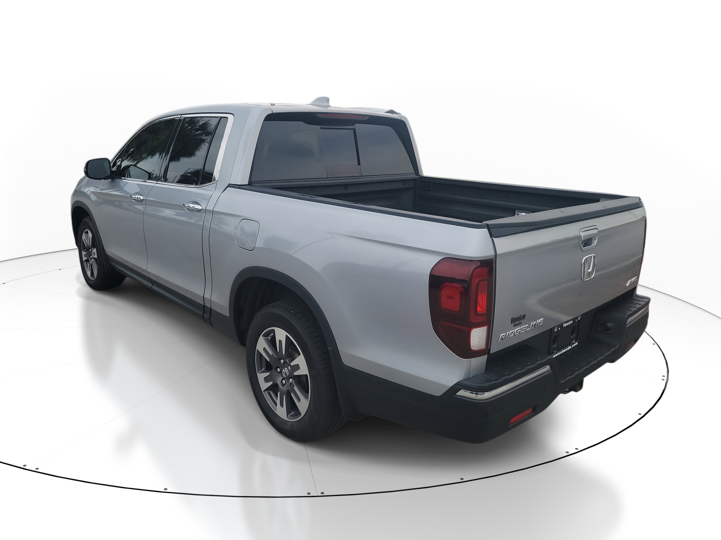 2019 Honda Ridgeline RTL-E photo 3
