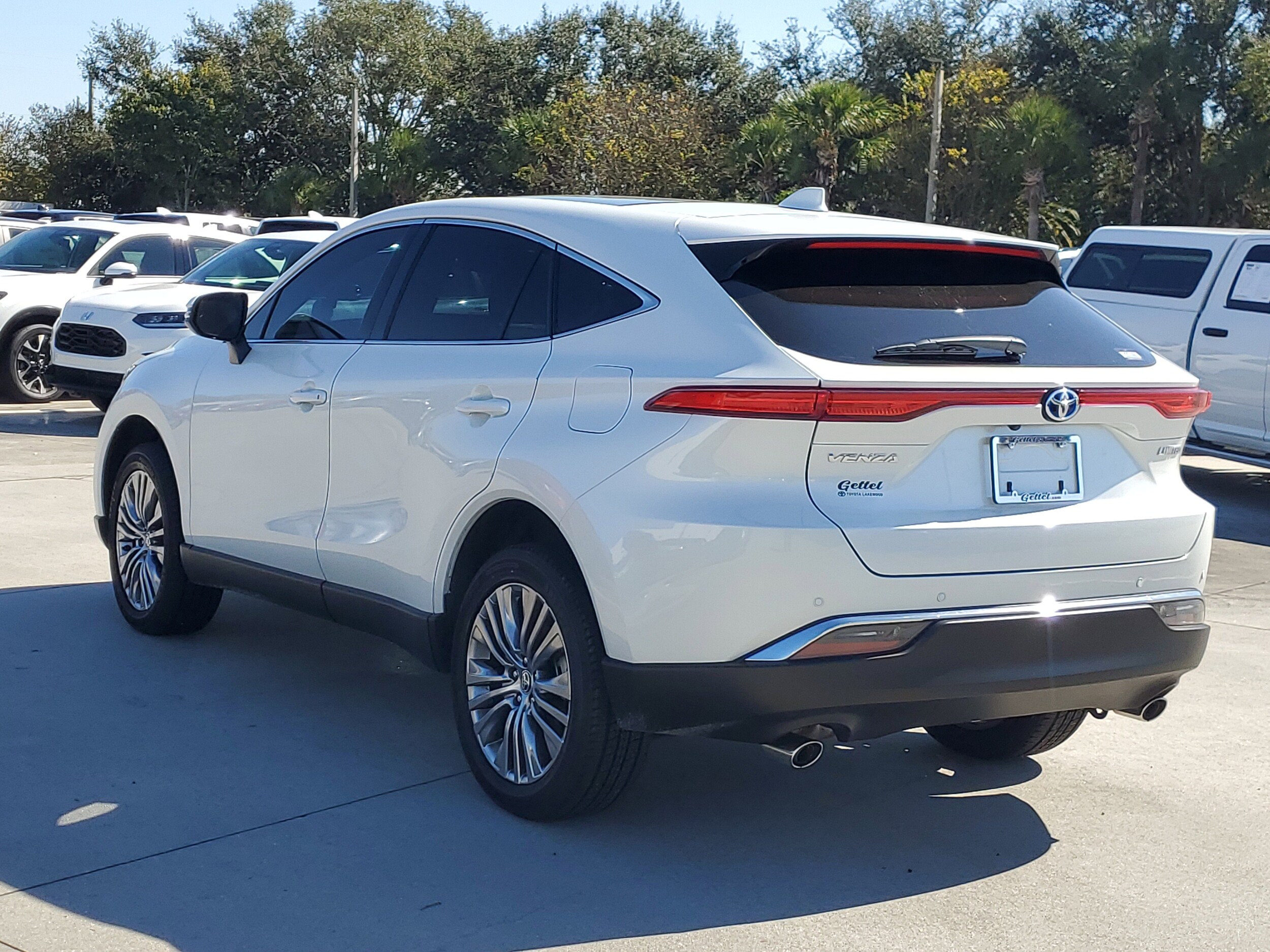 2024 Toyota Venza Limited photo 2