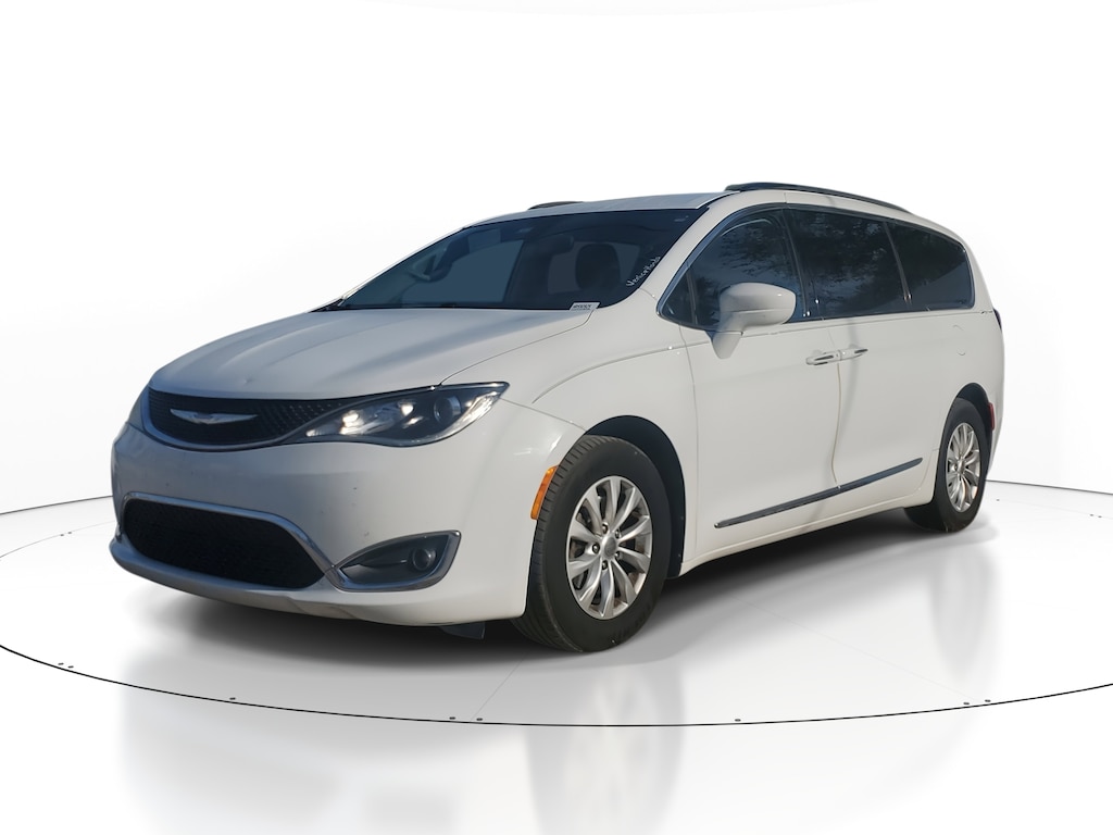 2017 Chrysler Pacifica Touring L photo 4