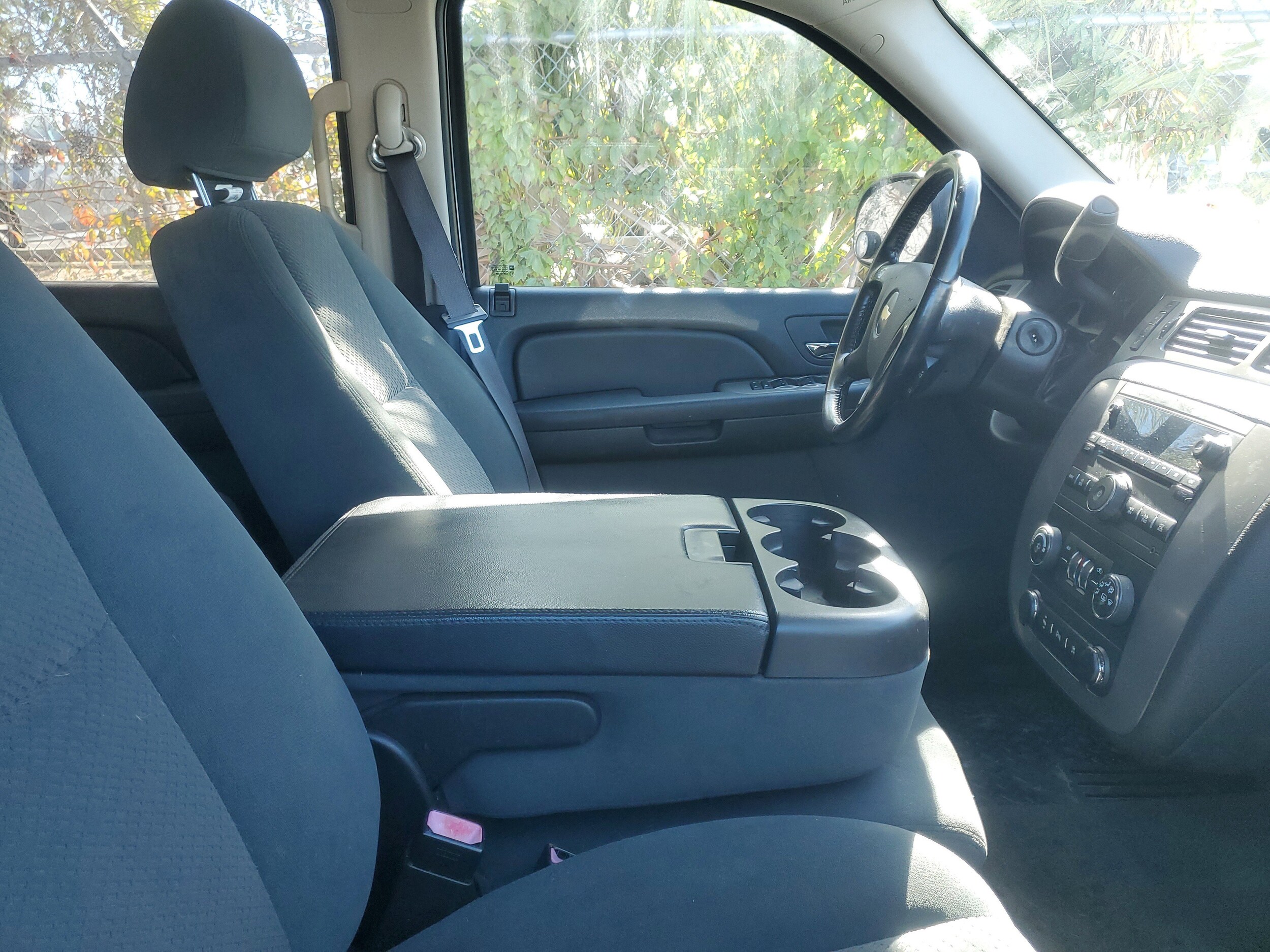 2008 Chevrolet Tahoe LS photo 2