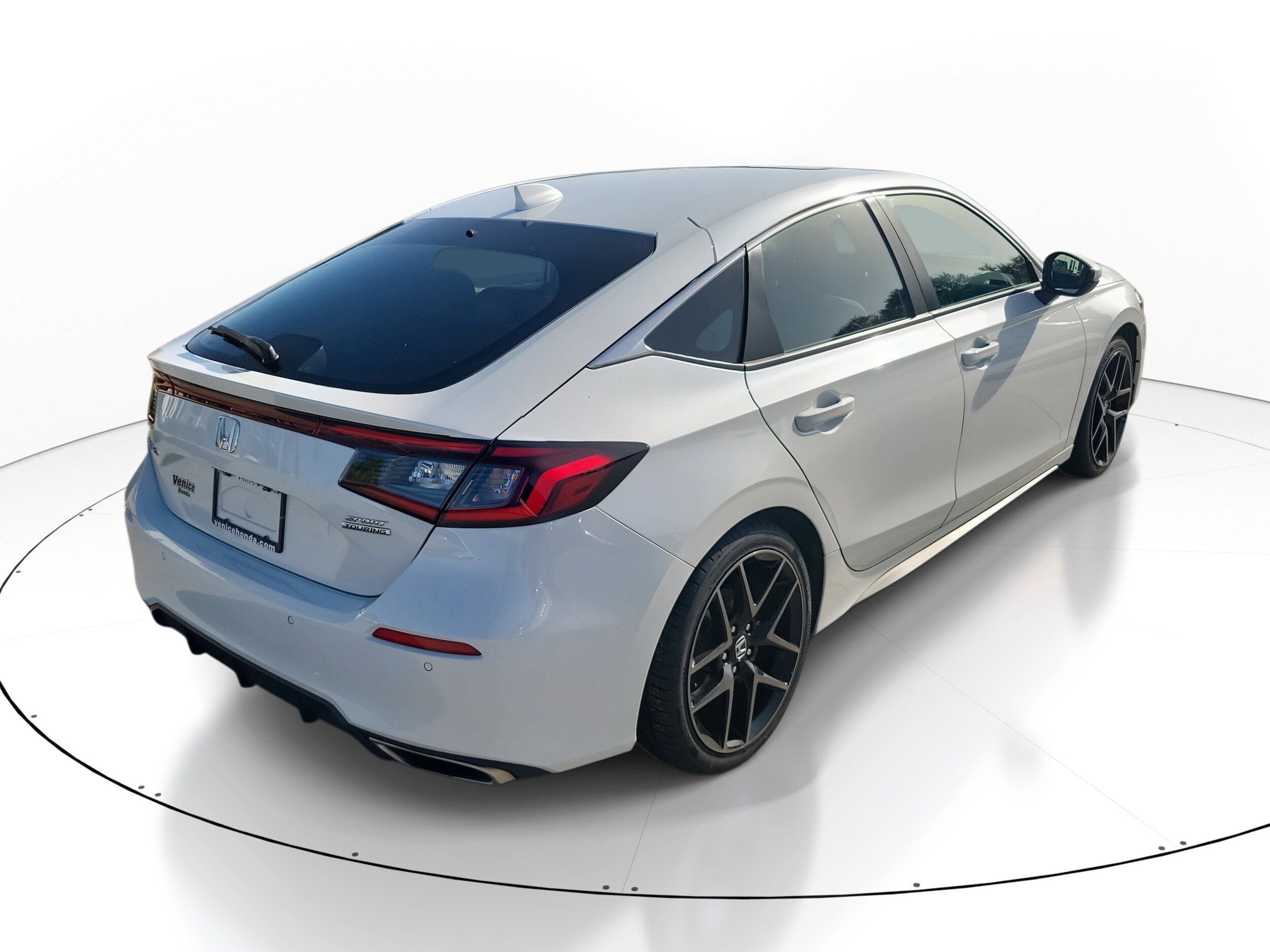 2022 Honda Civic Hatchback Sport Touring photo 4