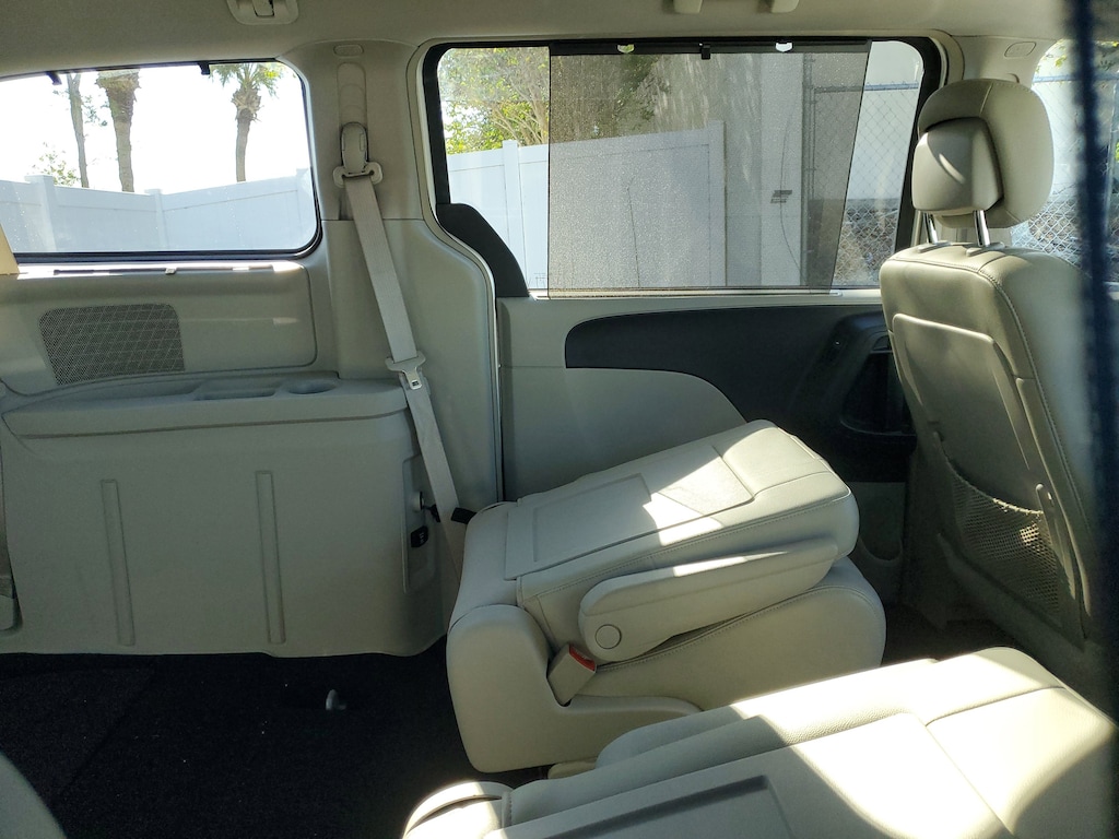 Used 2011 Chrysler Town & Country Touring-L Wagon