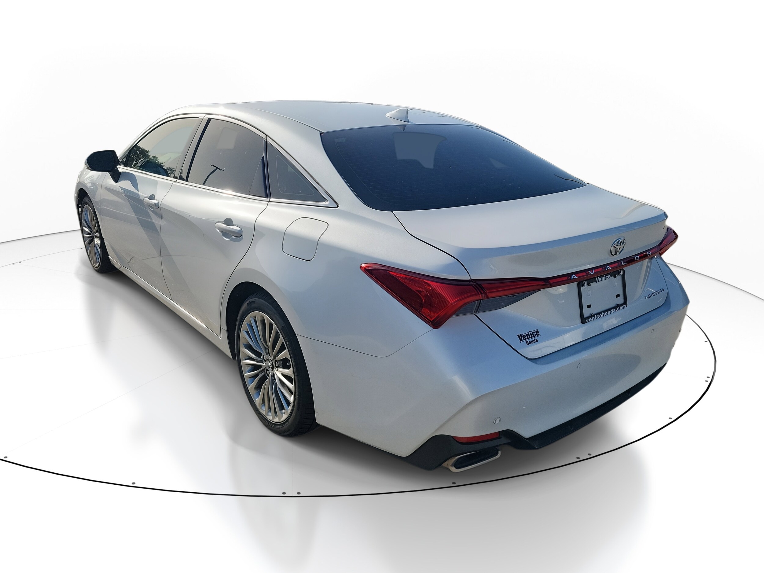 2019 Toyota Avalon Limited photo 3