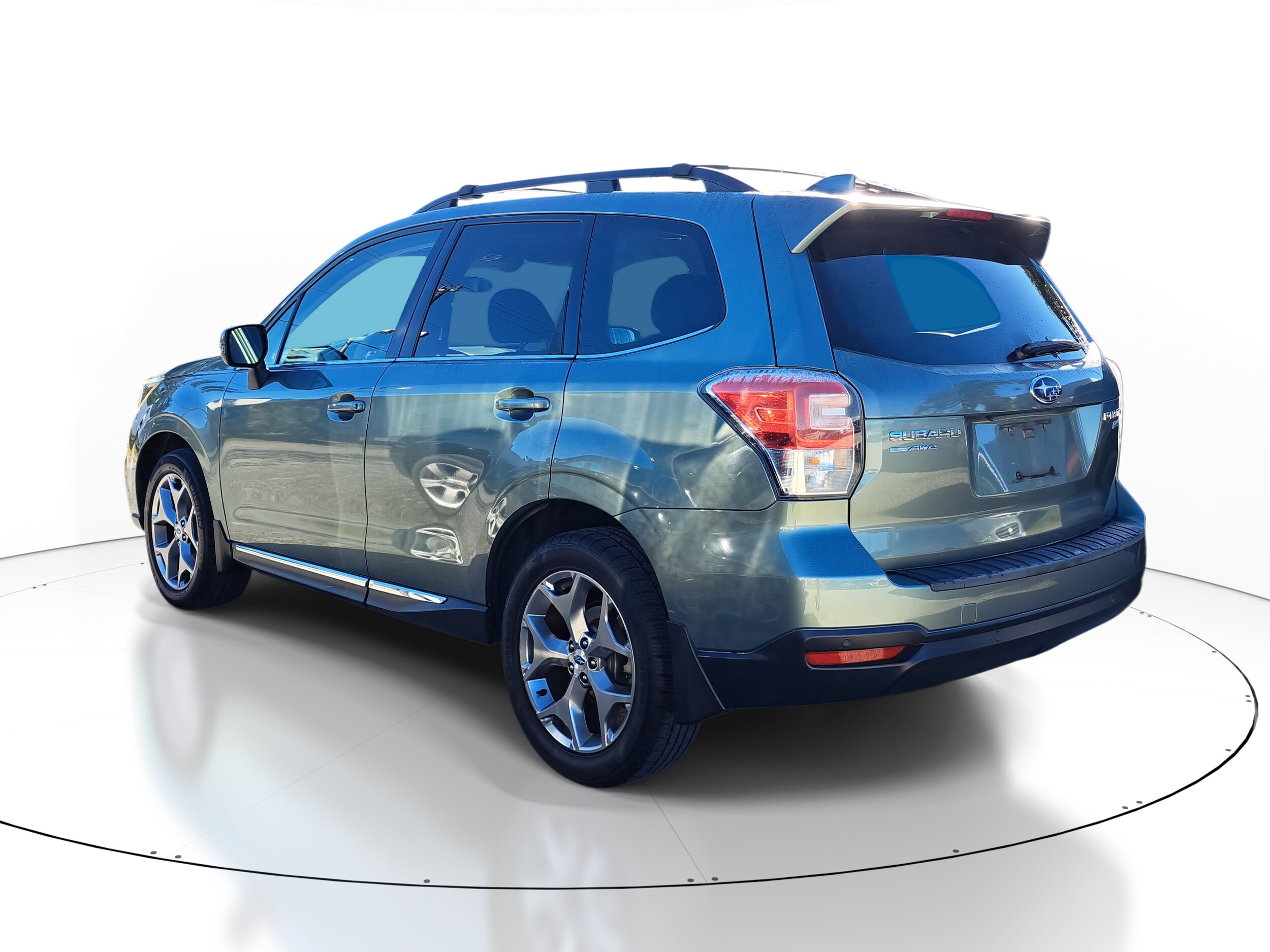 2017 Subaru Forester 2.5i Touring photo 2