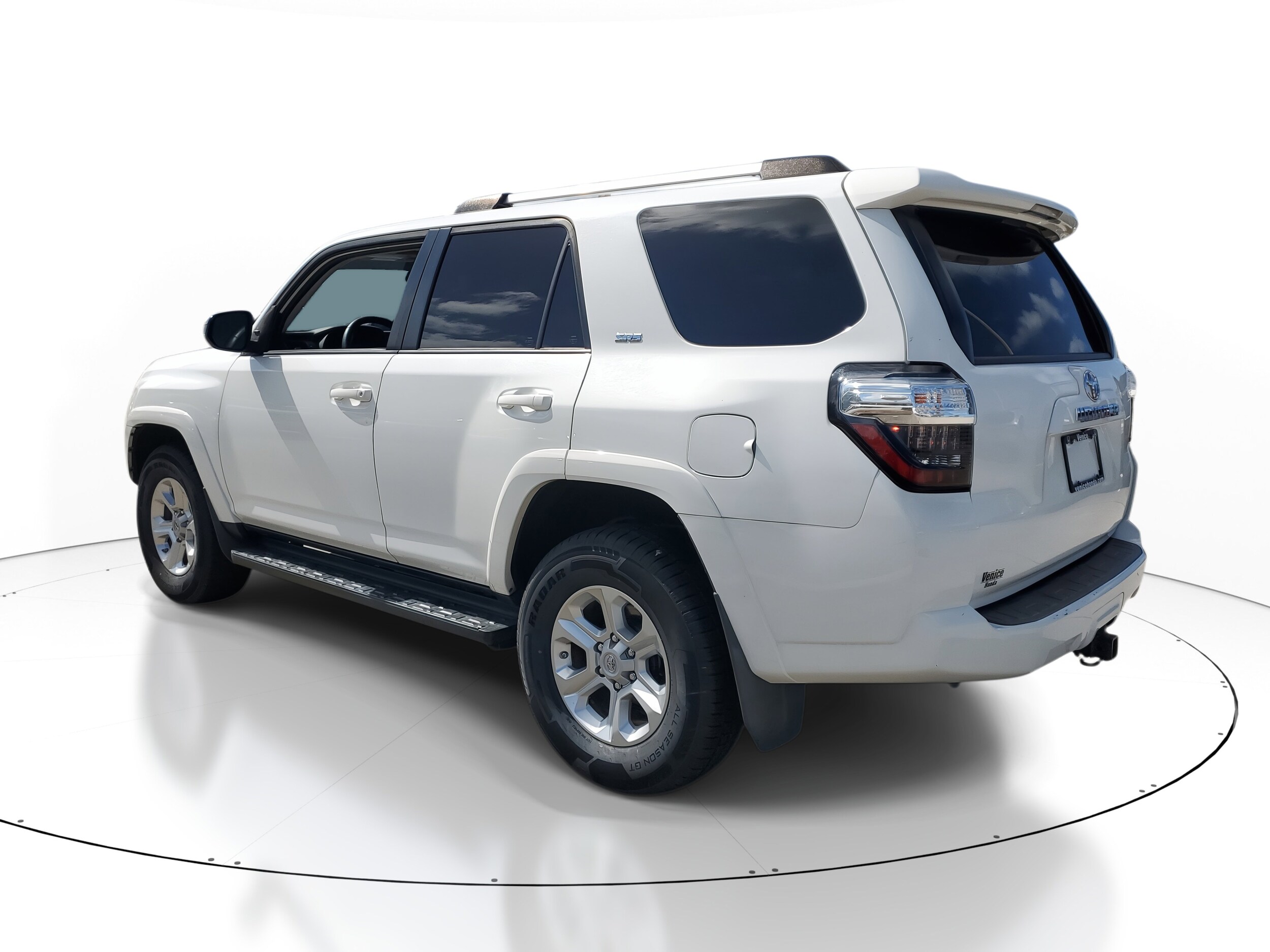 2020 Toyota 4Runner SR5 photo 3
