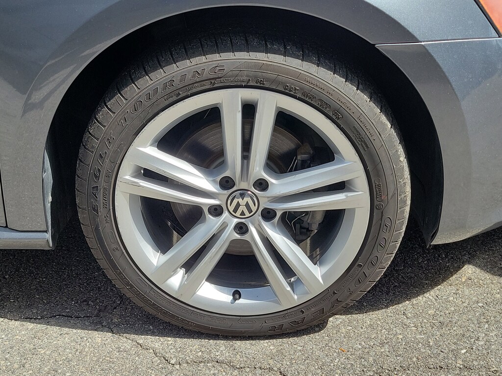 Used 2014 Volkswagen Passat 1.8T SE