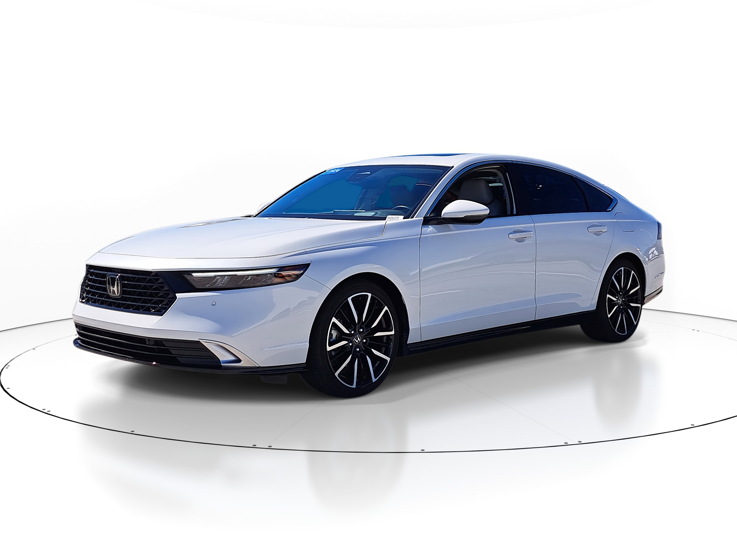 2024 Honda Accord Hybrid Touring photo 2
