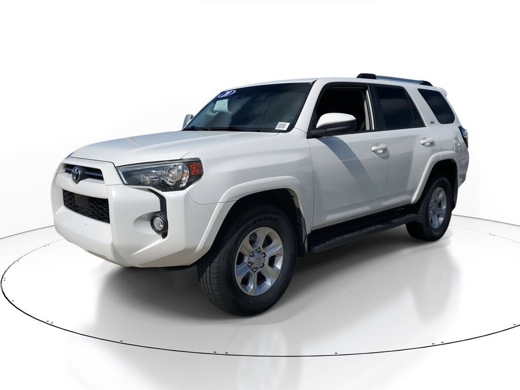 2020 Toyota 4Runner SR5 photo 2