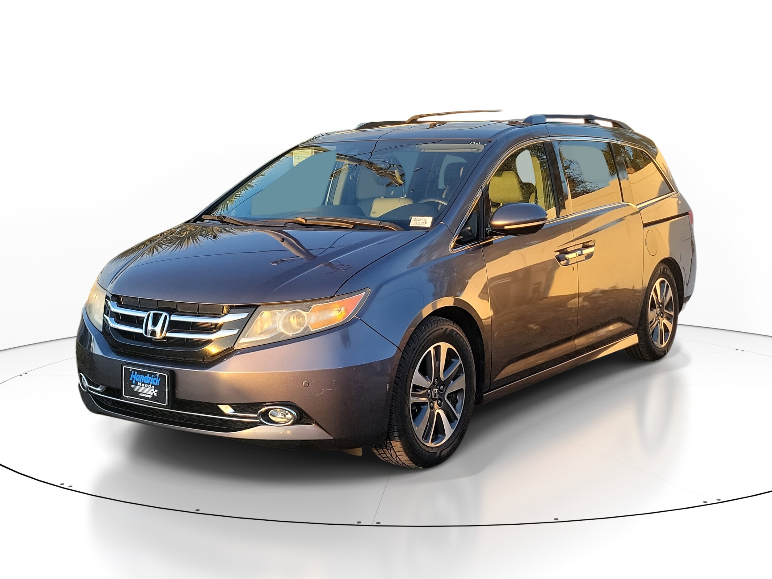 2016 Honda Odyssey Touring Elite photo 3