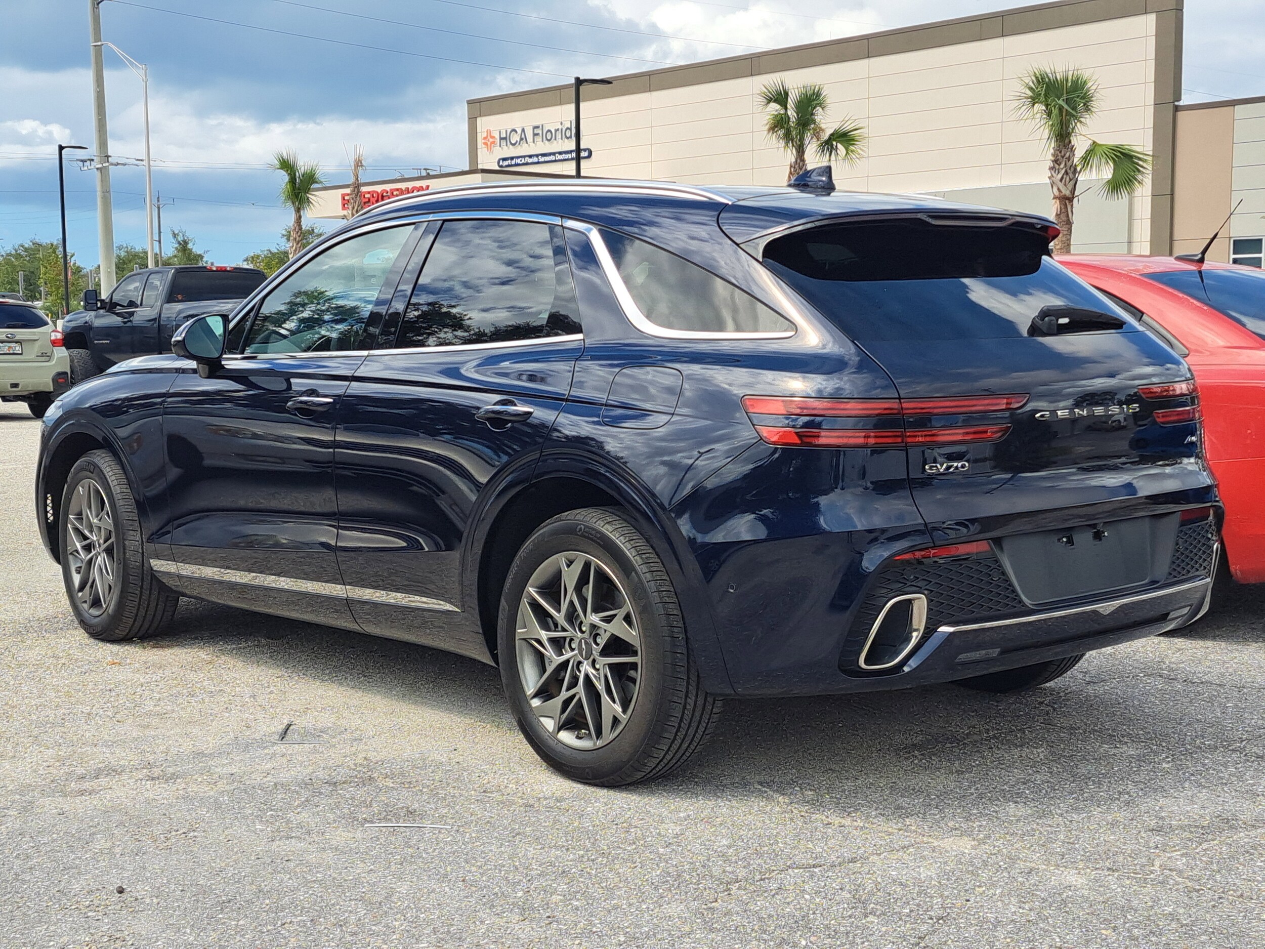 2023 Genesis GV70 2.5T photo 3