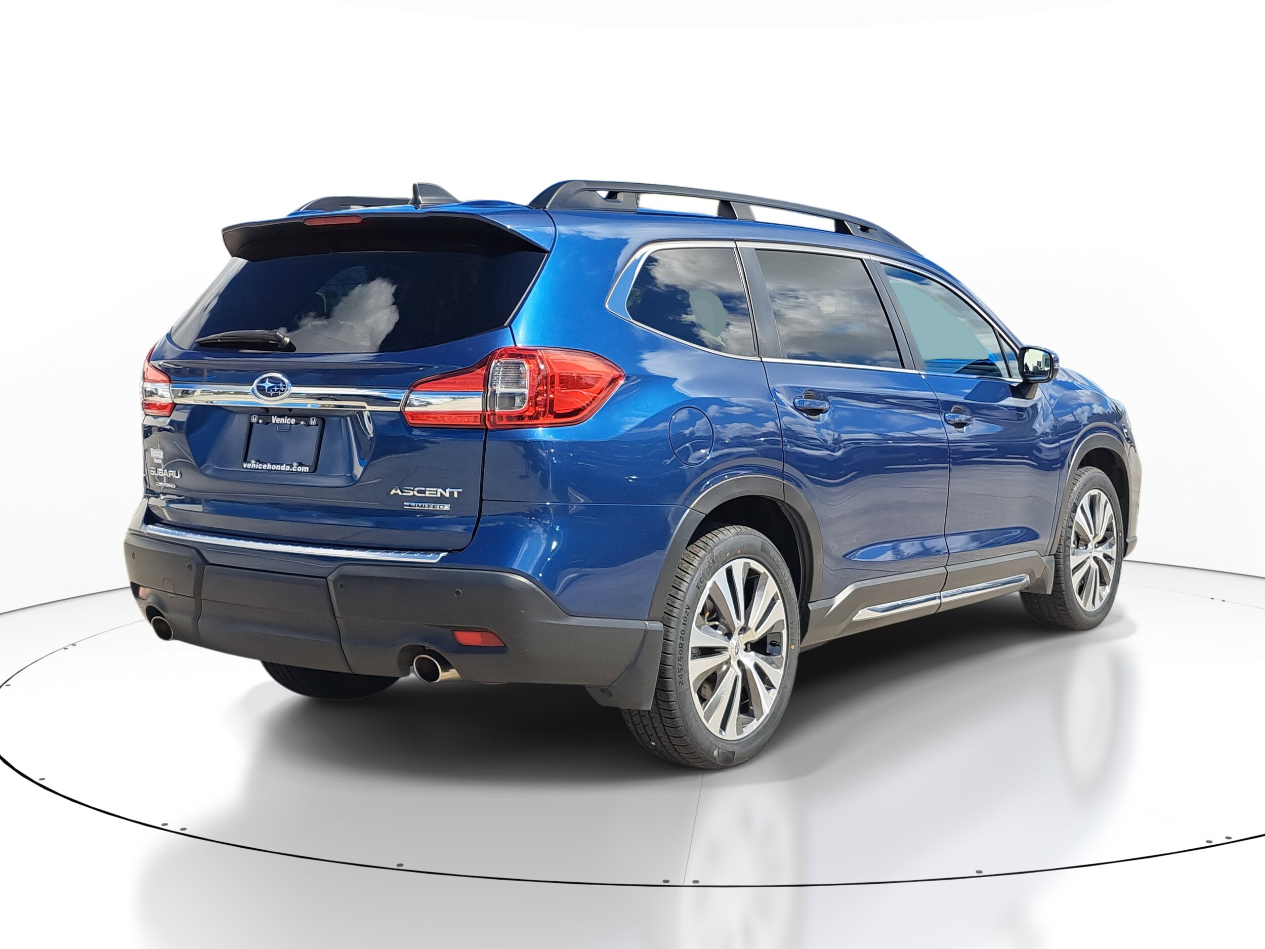 2022 Subaru Ascent Limited photo 3