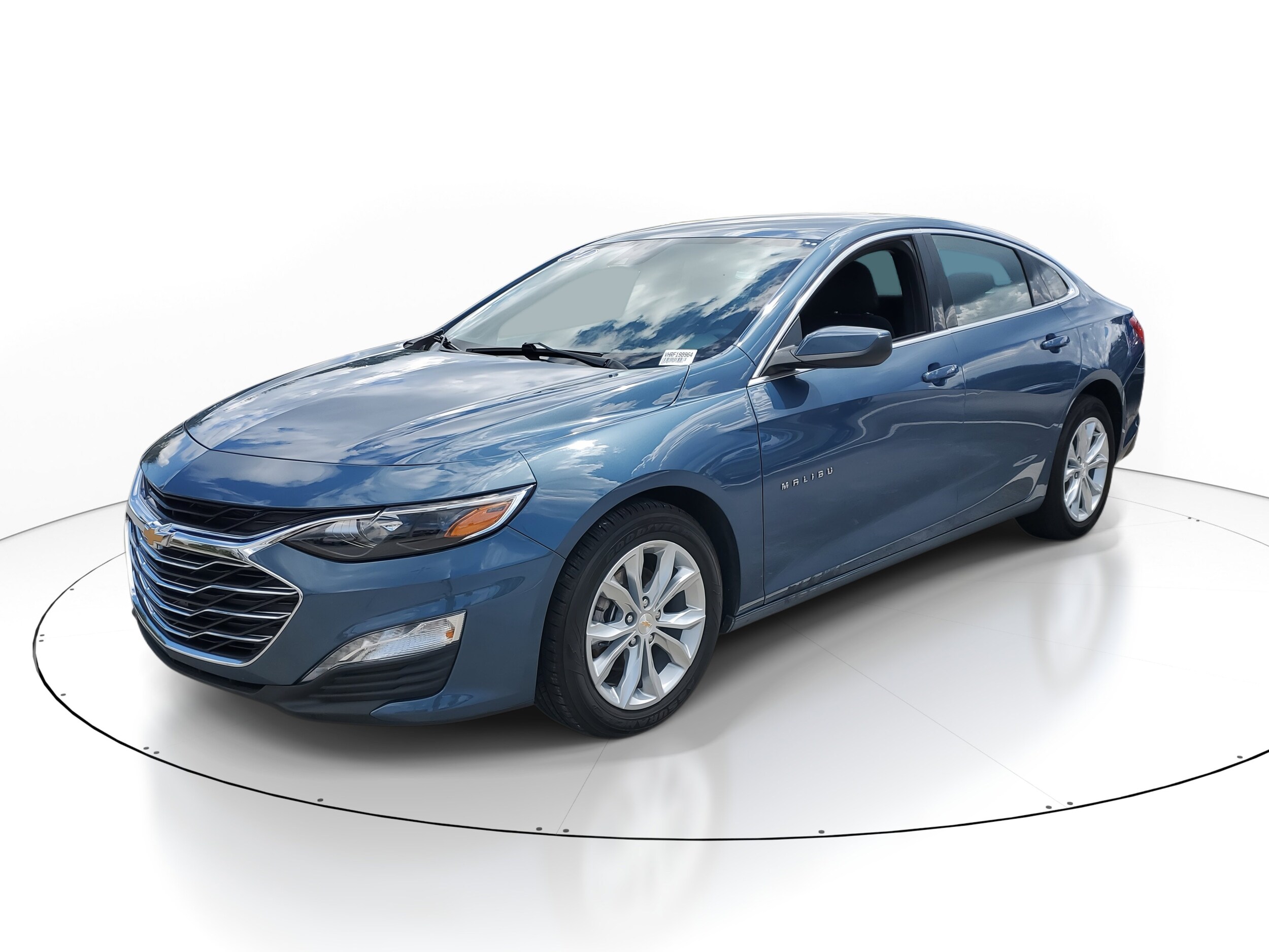 2024 Chevrolet Malibu 1LT photo 2