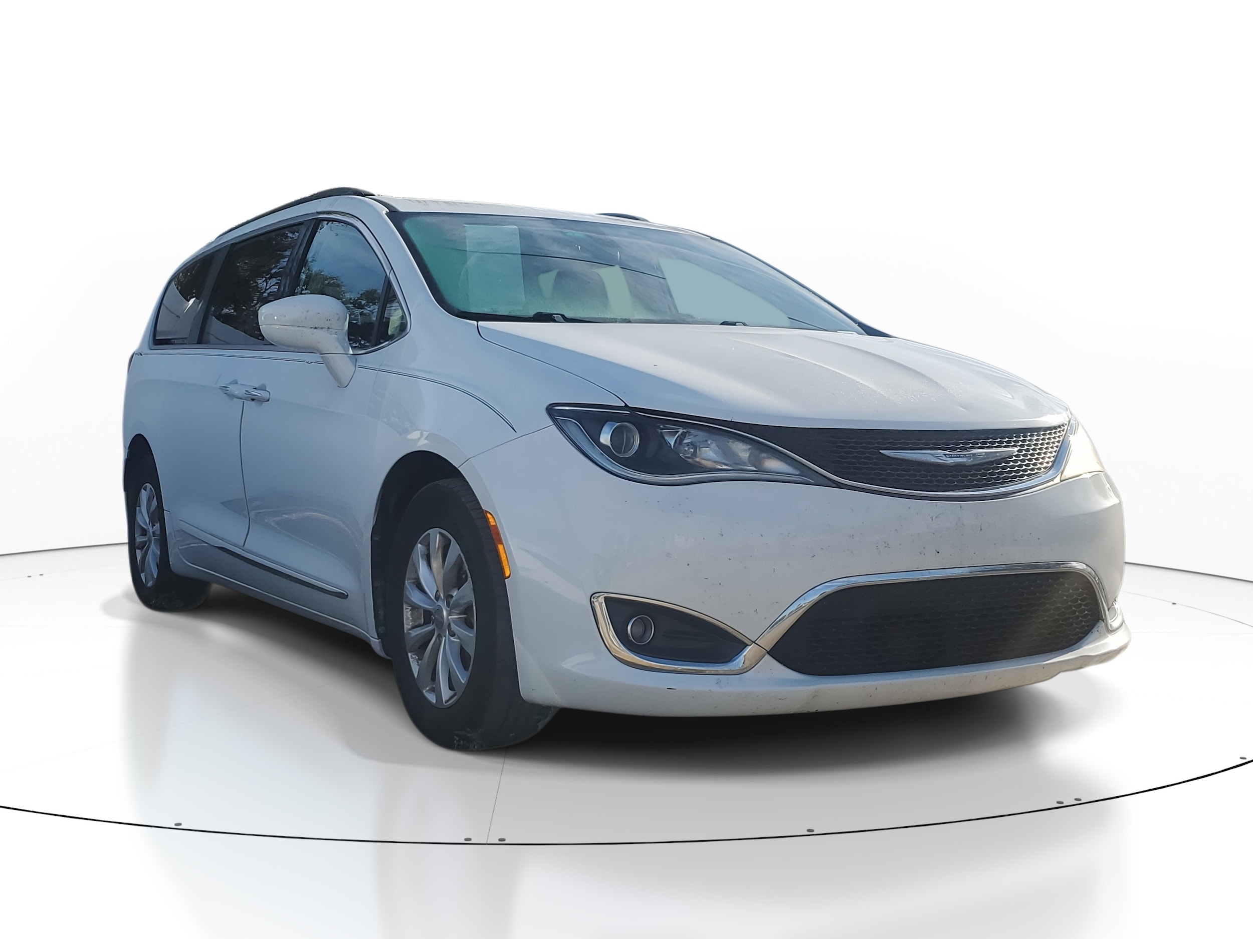 2017 Chrysler Pacifica Touring-L's photo