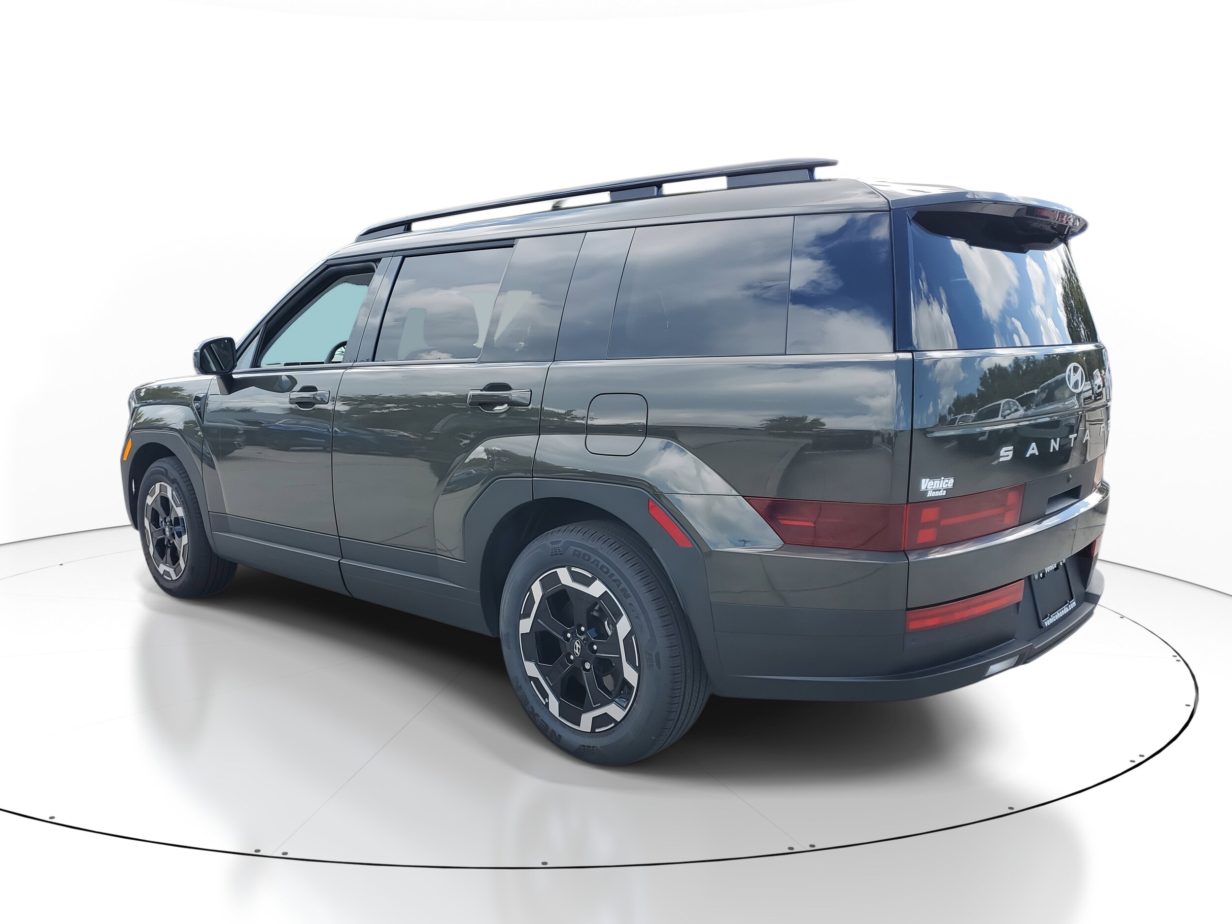 2025 Hyundai Santa Fe SEL photo 3