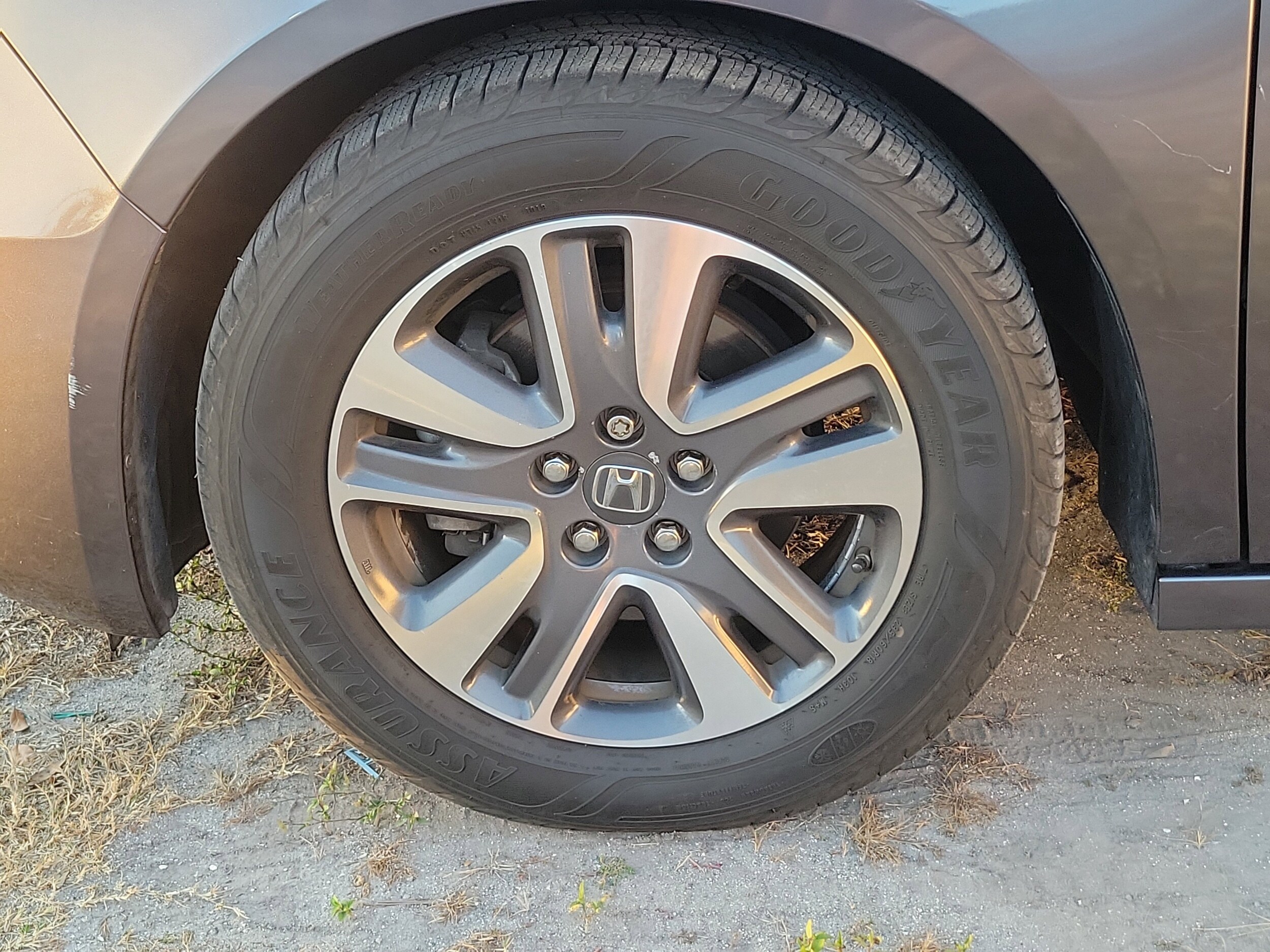 2016 Honda Odyssey Touring Elite photo 4