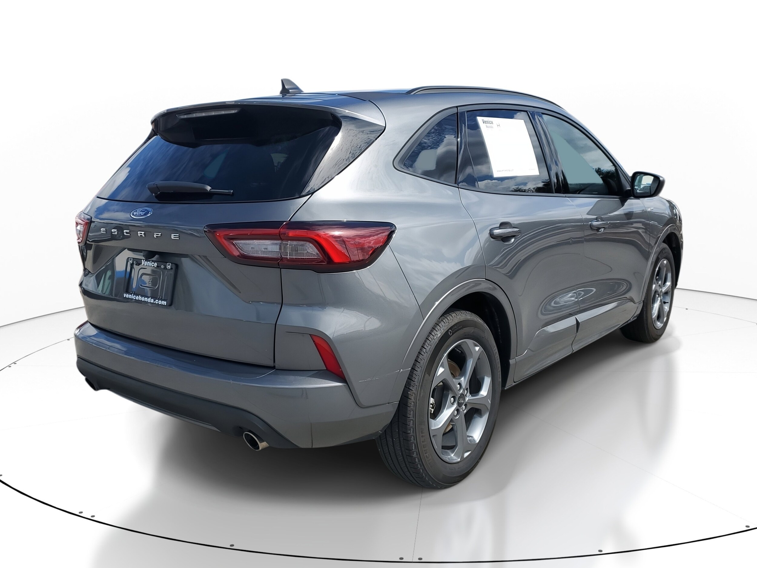 2024 Ford Escape ST-Line photo 4
