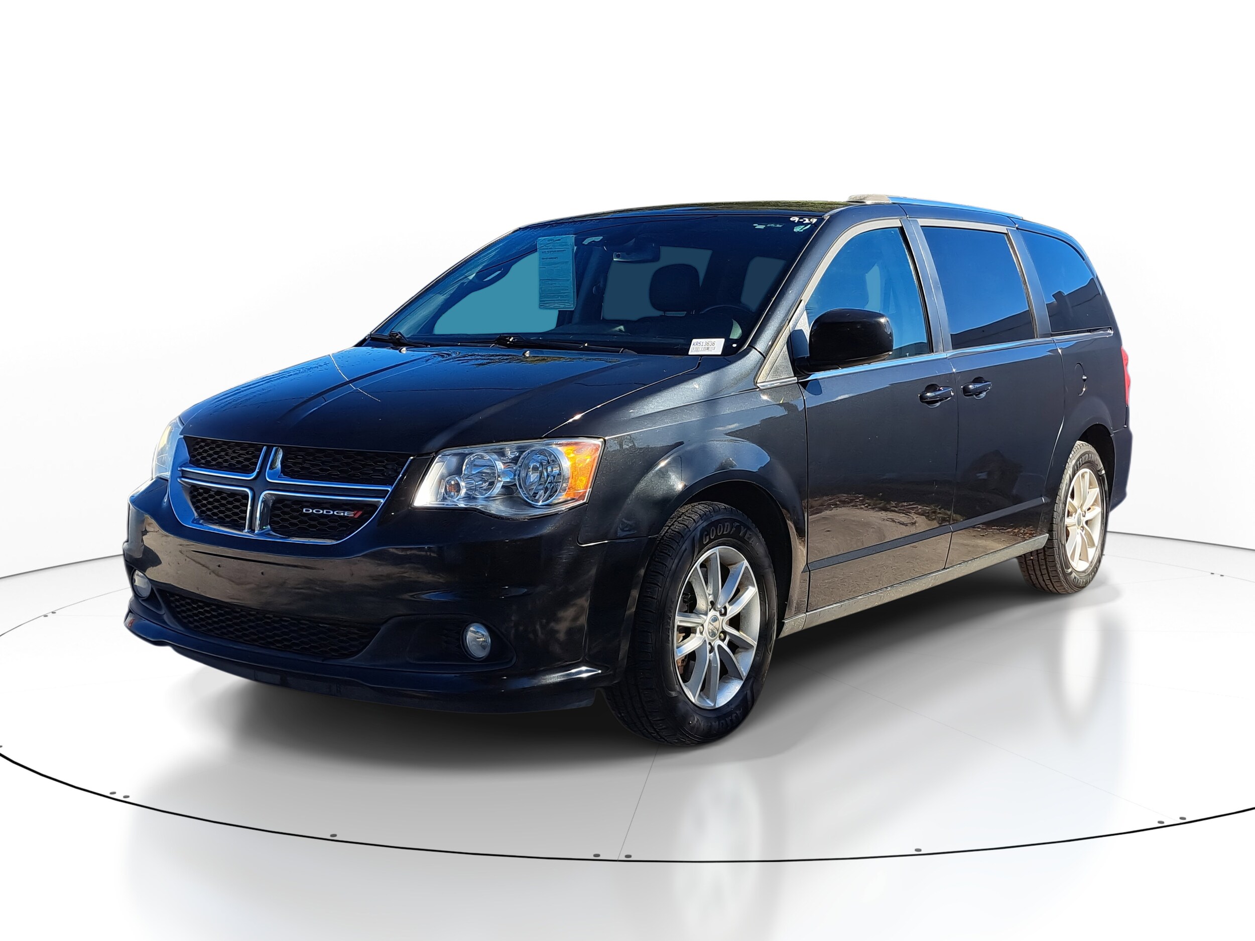 2019 Dodge Grand Caravan SXT photo 2