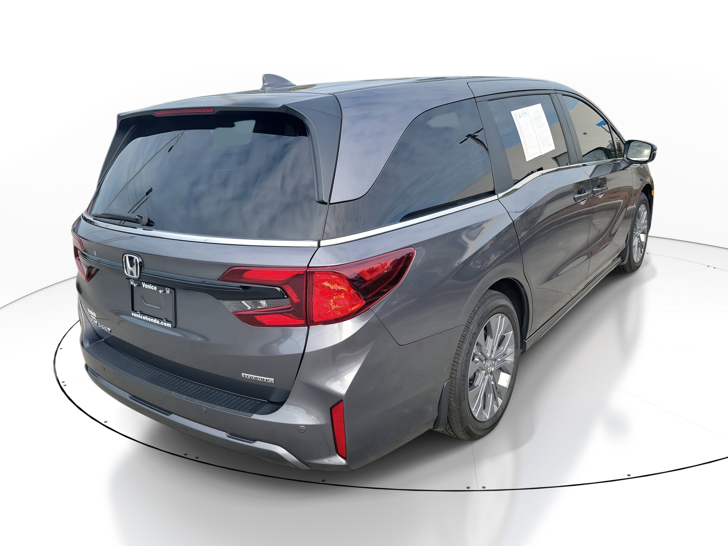 2025 Honda Odyssey Touring photo 4