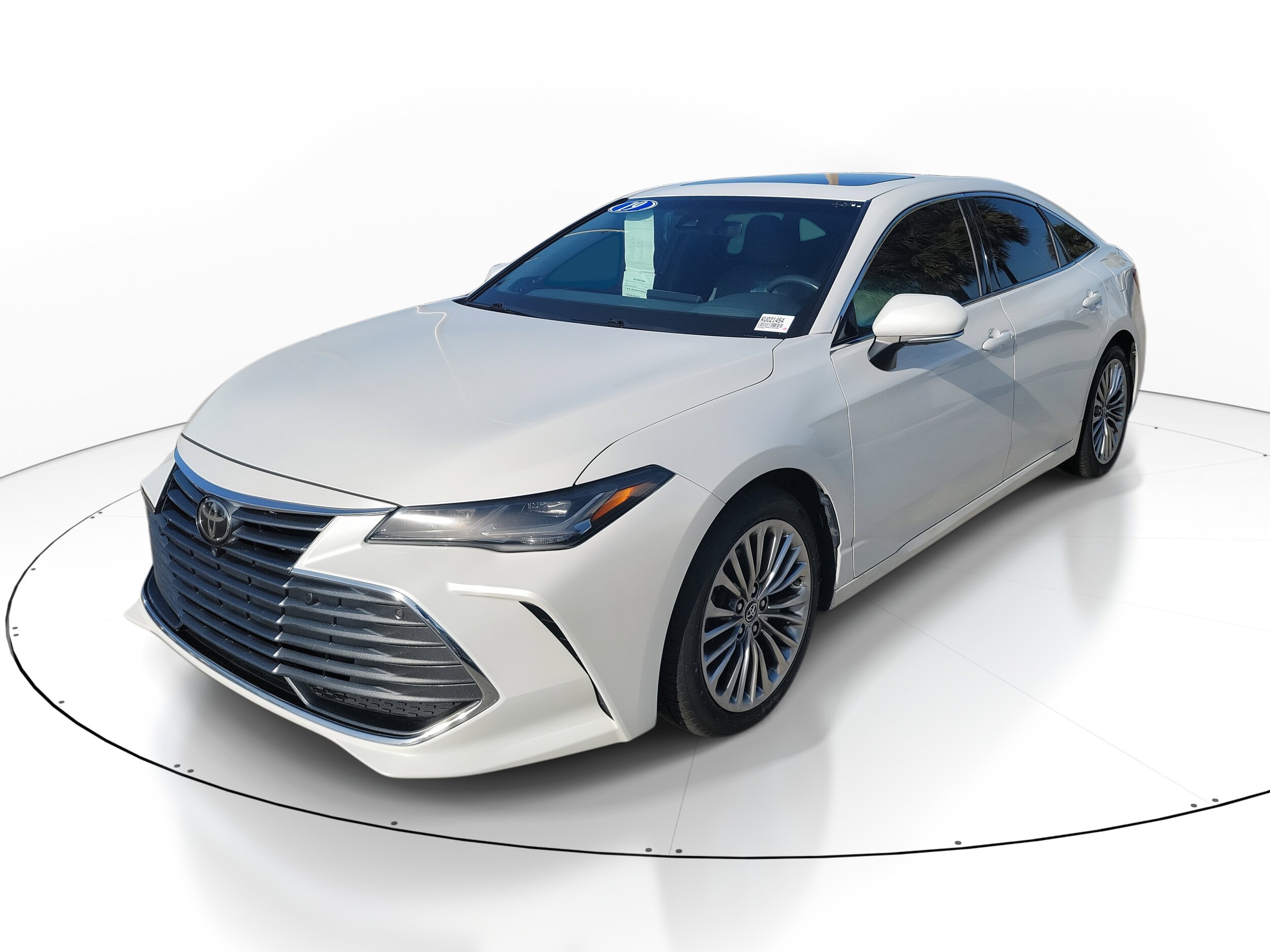 2019 Toyota Avalon Limited photo 2